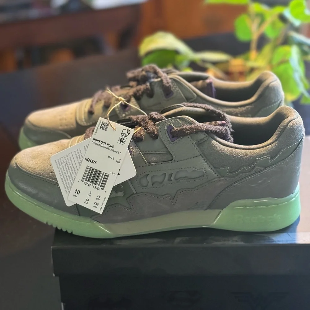 Men’s Reebok Sneakers - Picture 3 of 7